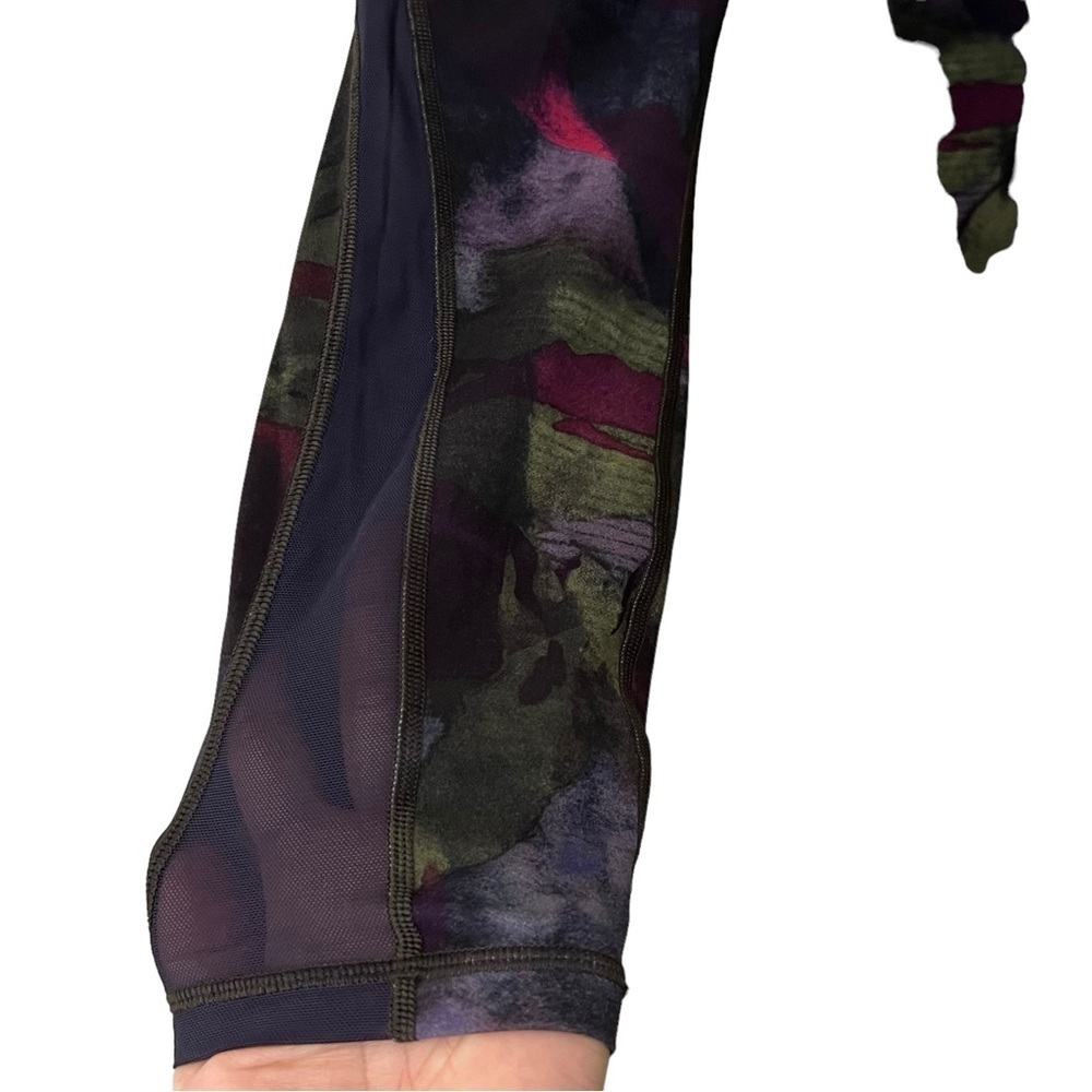 Lululemon Printed Cropped Leggings Back Leg Side Mesh Detail High Rise 6 - Picture 15 of 16